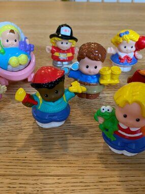 A "Neighborhood" of FISHER PRICE Little People Friends (10 Characters)